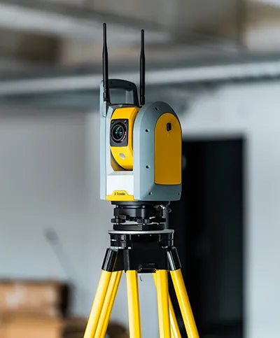 Trimble Ri with a soft focus background