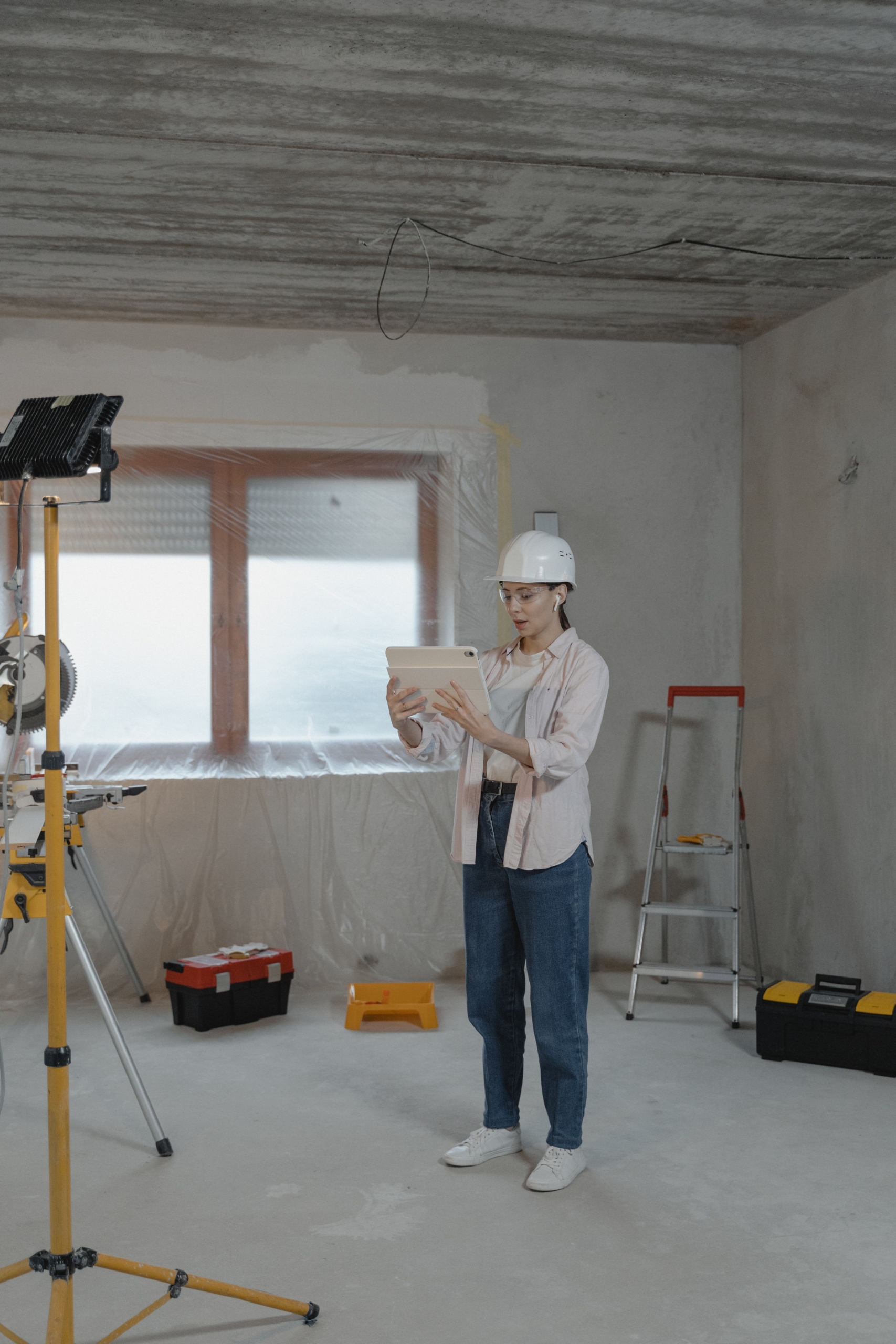 Service manager reviewing a site capture with ProjectSight 360 Capture.